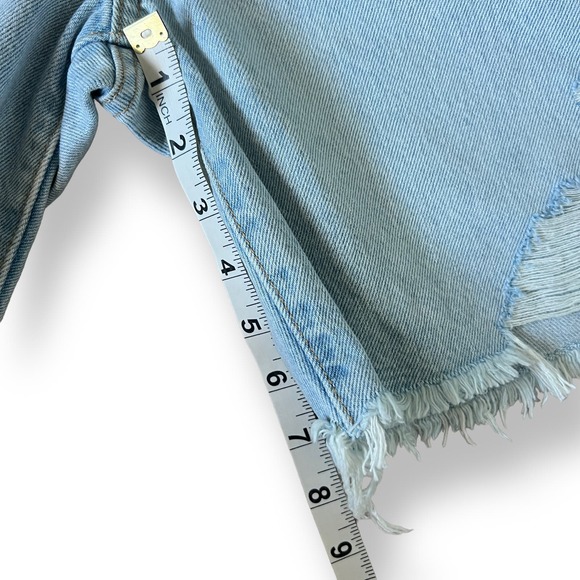 Levi's 501 90s High Rise Distressed Shorts Size 28 NWT - Picture 10 of 11